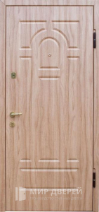 Металлическая дверь с МДФ для загородного дома №54 - фото вид снаружи