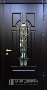 Парадная дверь с отделкой из массива №336 - фото вид снаружи